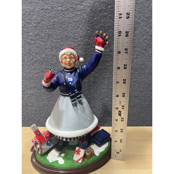 Danbury Mint Dallas Cowboys Mrs Claus 10” Christmas Cheerleader Read - Picture 8 of 12